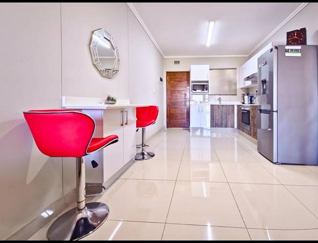 1 BEDROOM APARTMENT FOR SALE IN UMHLANGA RIDGE
